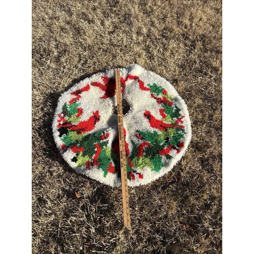 WonderArt 4591 Cardinal BIRD Latch Hook Tree Skirt Xmas FINISHED Holiday 33”
